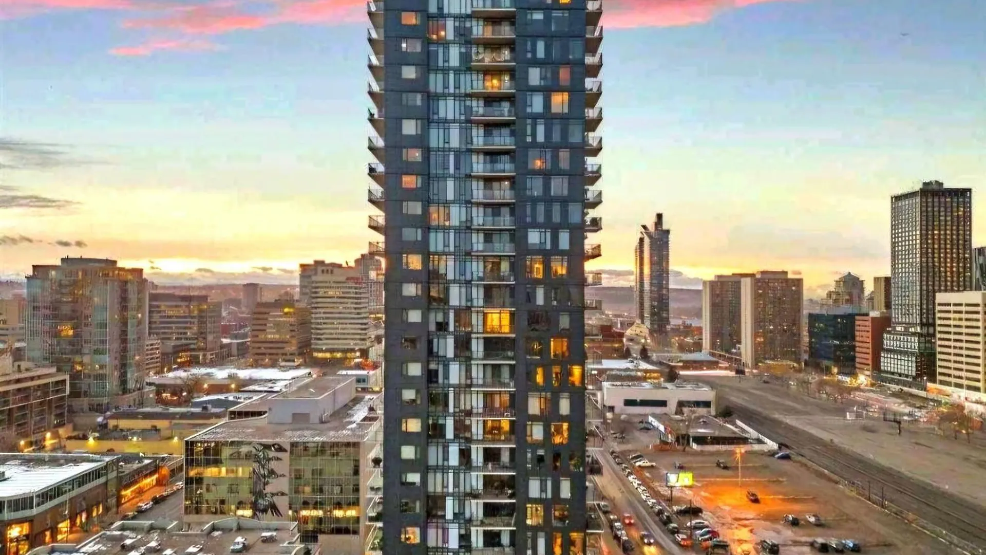 Apartment Luxurious Downtown Condo With Spectacular Views Calgary Canada