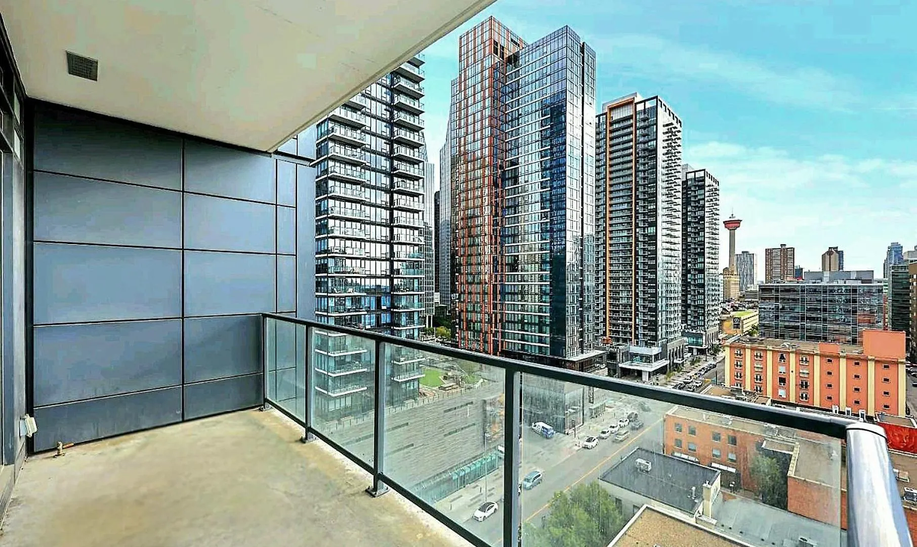 Luxurious Downtown Condo With Spectacular Views Calgary 0*,  Canada